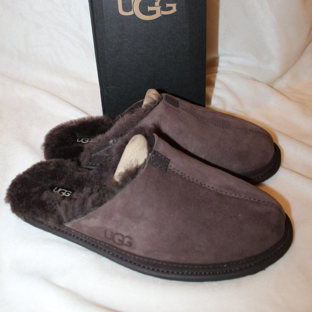 NIB‎ UGG MEN'S SUEDE SHEARLING LINED SCUFF SLIPPERS STOUT BROWN
